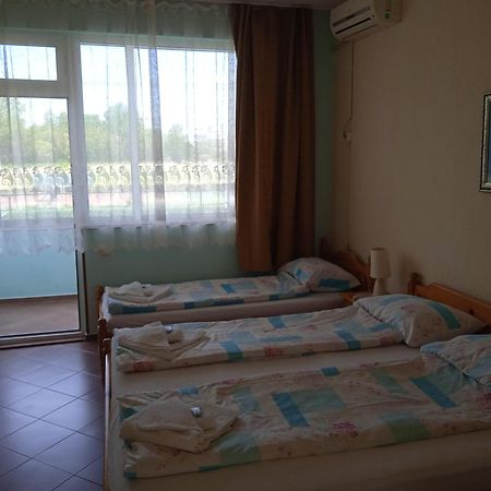 Стаи За Гости Нептун Tsarevo Exterior foto