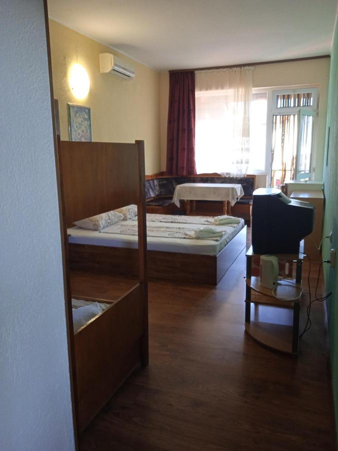 Стаи За Гости Нептун Tsarevo Exterior foto