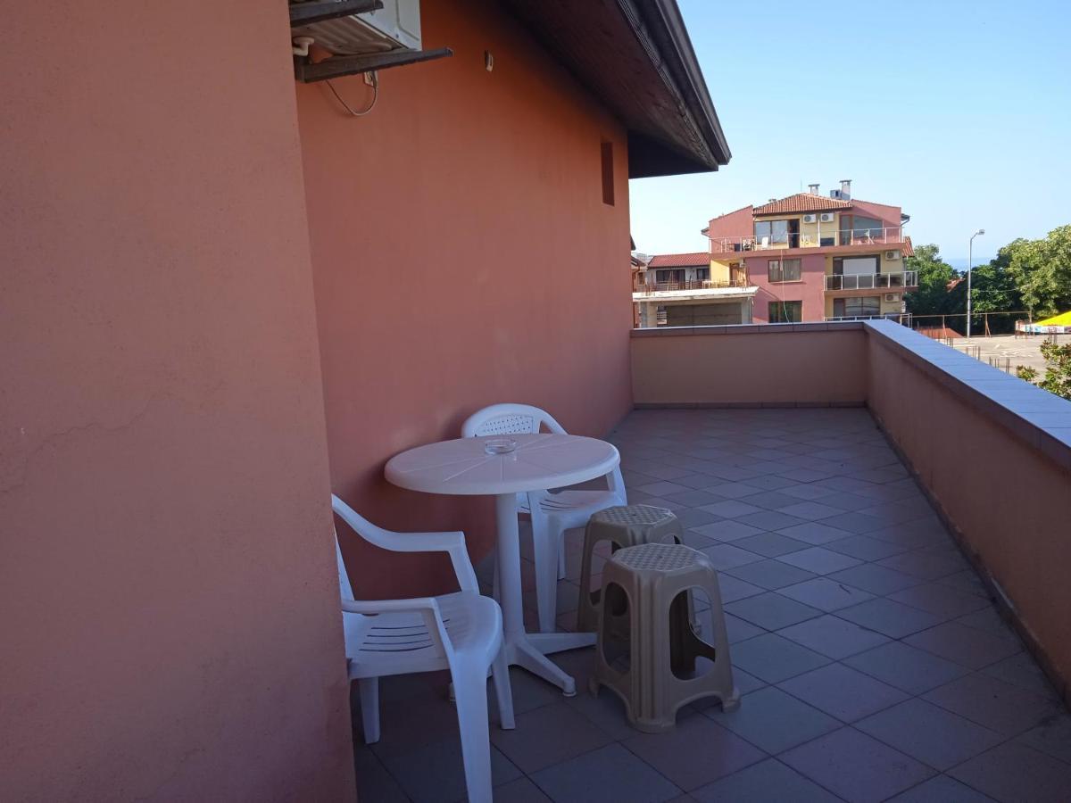 Стаи За Гости Нептун Tsarevo Exterior foto