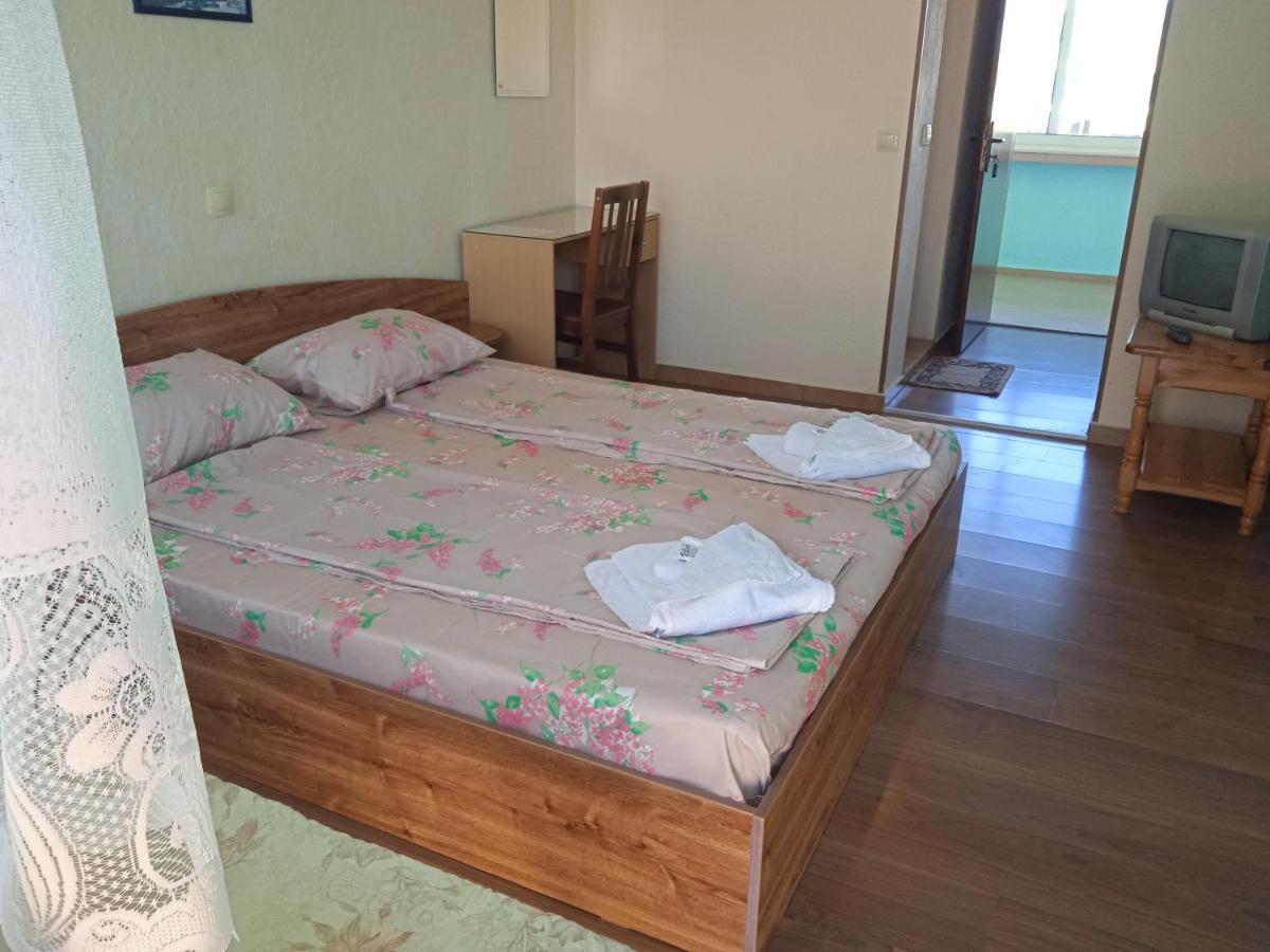Стаи За Гости Нептун Tsarevo Exterior foto