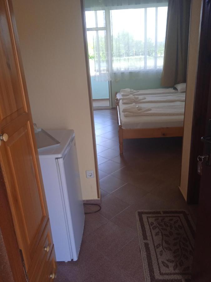 Стаи За Гости Нептун Tsarevo Exterior foto