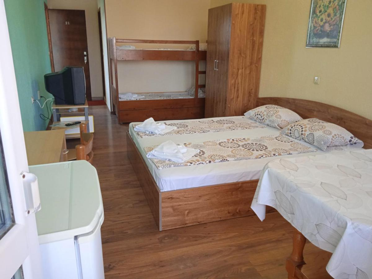 Стаи За Гости Нептун Tsarevo Exterior foto